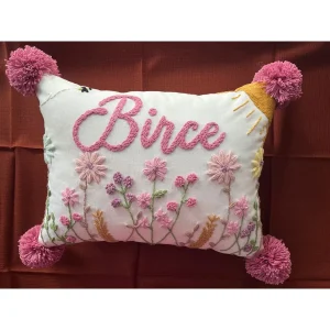 İsme Özel Bebek Takı Yastık Kılıfı iç dolgulu Model: PPK182
